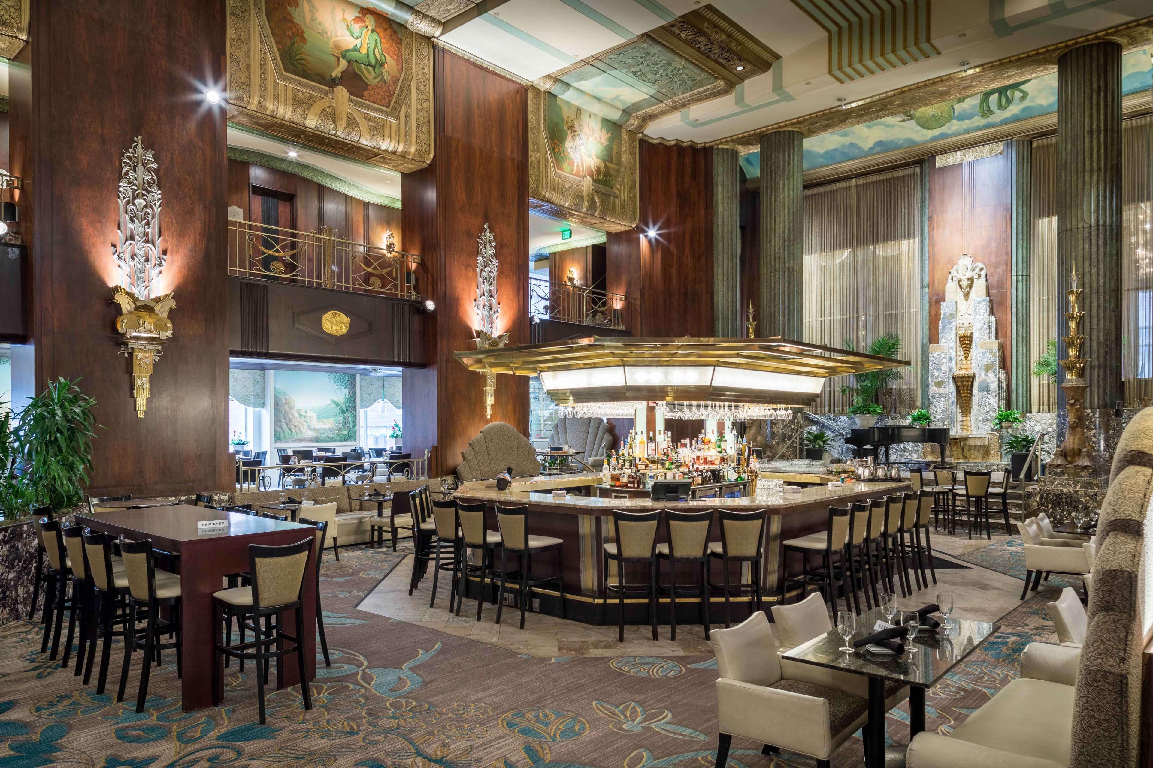 Hilton Cincinnati Netherland Plaza Exterior photo