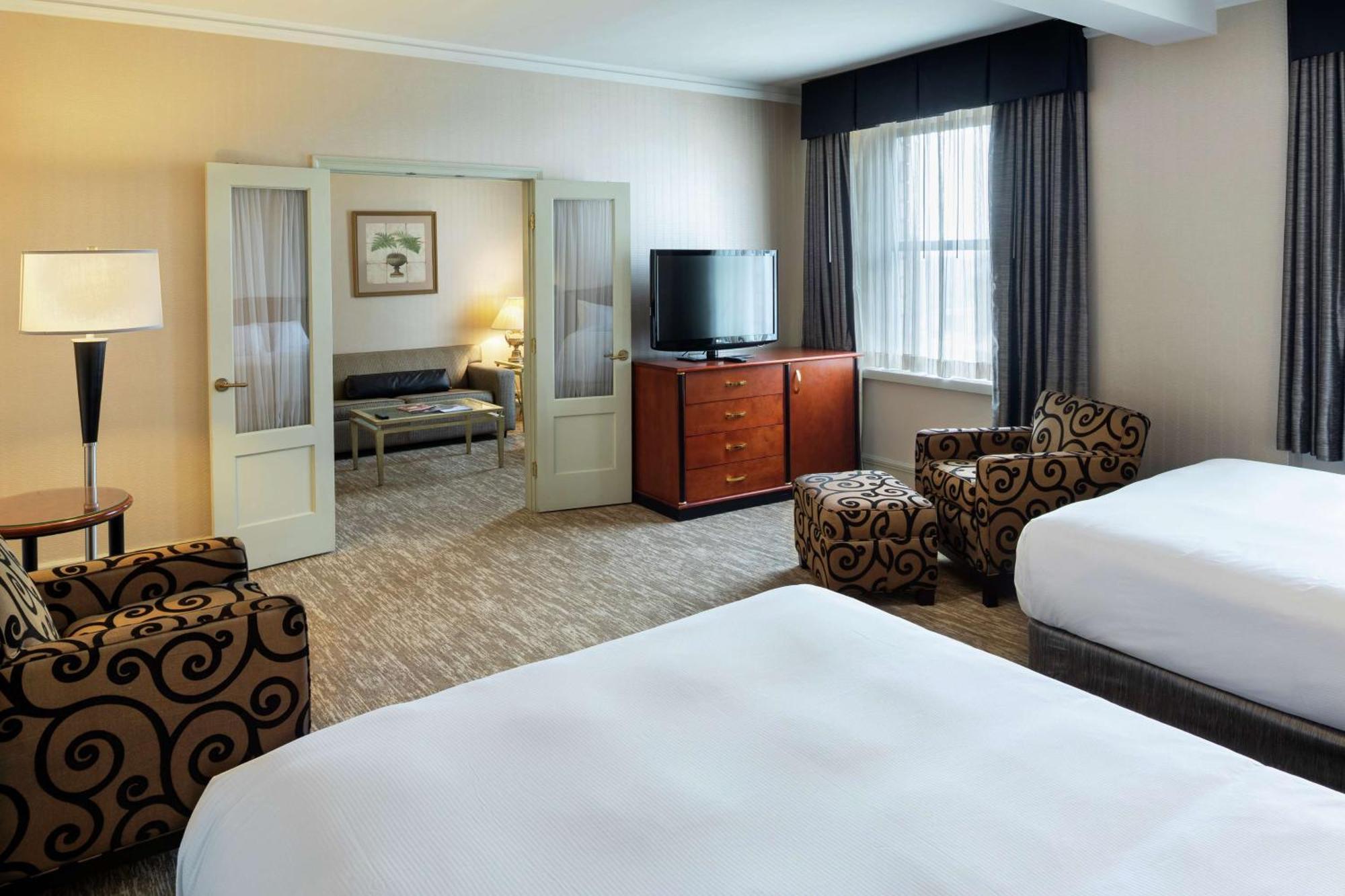 Hilton Cincinnati Netherland Plaza Exterior photo